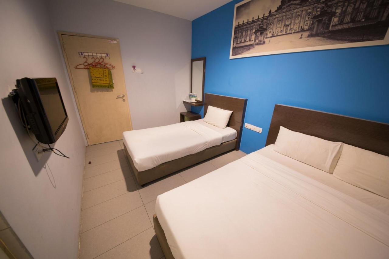 Golden Pearl Hotel Near Universiti Tun Hussein Onn Malaysia Uthm Бату Пахат Екстериор снимка
